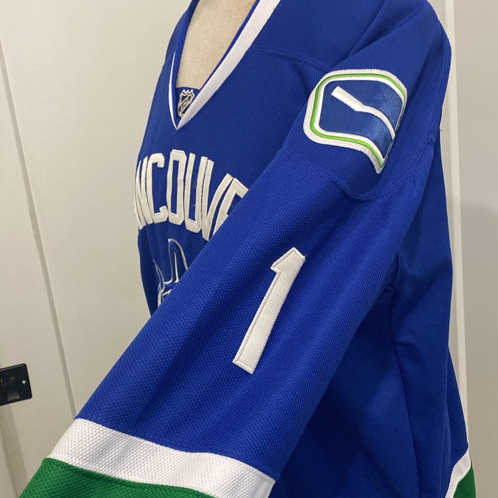 🏒HOST PICK 🏒REEBOK LUONGO VANCOUVER CANUCKS NHL CENTER ICE JERSEY Hall of Fame - Picture 12 of 12